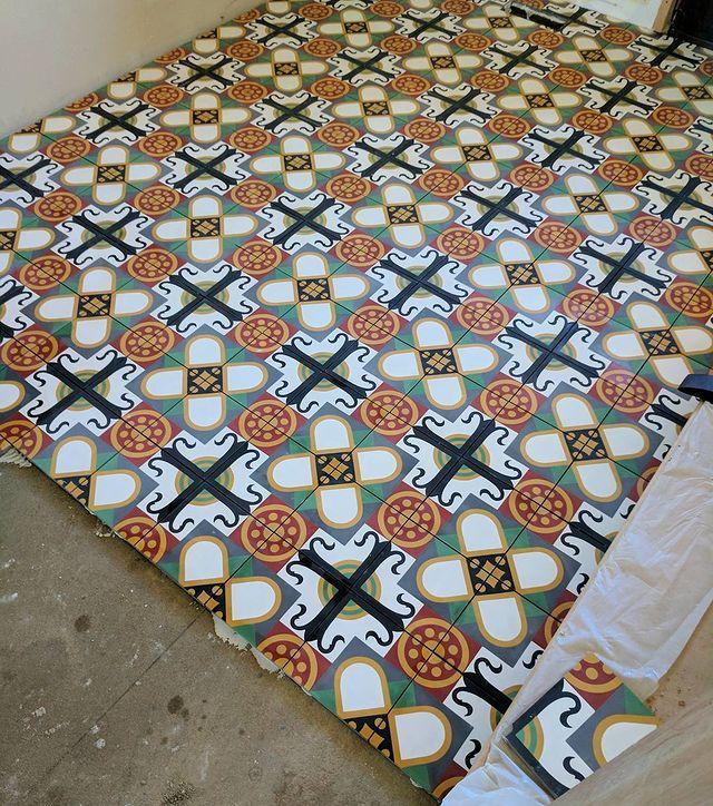 Crest 4 Tile: 8” x 8” - LiLi Tile