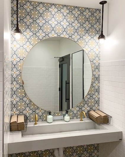 These classic lacy Florence 7 cement tiles are perfect for backsplashes, accent walls, and stunning floors.