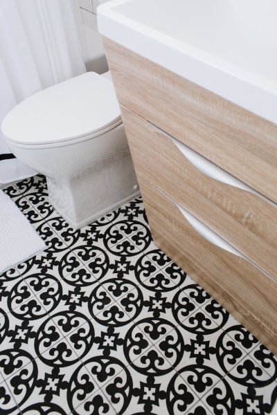 These beautiful Juliet 4 cement tiles are perfect for backsplashes, accent walls, and stunning floors.