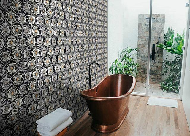 Rise Hexagon Tile: 6” x 7” - LiLi Tile bathroom 